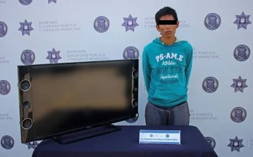 Arrestan a hombre por robo a casa habitación en la colonia Fuentes de San Aparicio