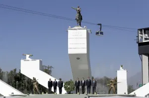 Izan bandera y colocan ofrenda floral en conmemoración del general Ignacio Zaragoza