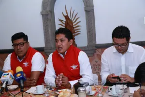 Miembros CAM apoyan a Alberto Jiménez para la mini