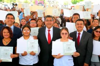 El gobernador Sergio Salomón Céspedes entregó certificaciones de las unidades del Icatep