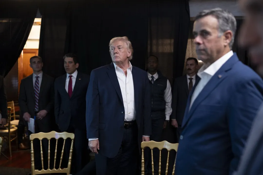 Donald Trump junto a su equipo de Seguridad Nacional