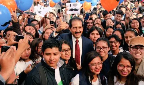 Video: Esparza inicia campaña en la Facultad de Contaduría