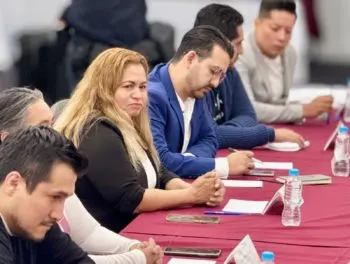 Ceci Flores, madre buscadora de Sonora, sostiene mesa de diálogo con Segob