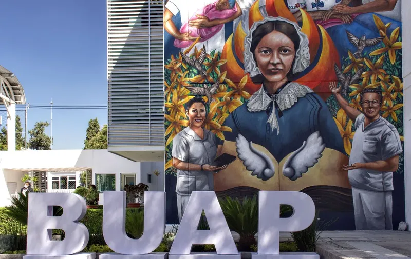 buap-enfermeria-mural-yektachalis