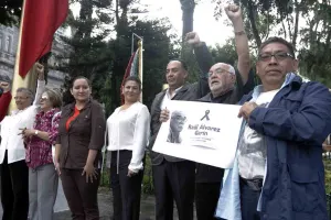 Escasa participación logra izamiento de Bandera por 2 de octubre