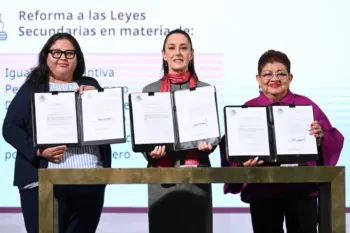 Firma Claudia Sheinbaum decreto por el que se reforman leyes secundarias para proteger a las mujeres en México 