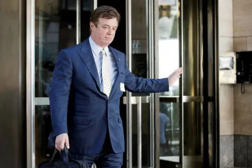 Ex jefe de campaña de Trump se entrega al FBI
