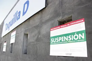 Suspende Profeco taquilla del Cuauhtémoc por no exhibir precios de boletos