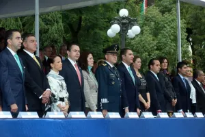 Tony Gali asiste a Desfile de Aniversario de la Independencia