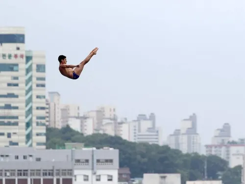 Jonathan Paredes se cuelga bronce en Mundial de Natación