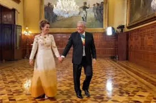 “Que tengas feliz día y no falte amor”: Beatriz Gutiérrez felicita a AMLO por su cumpleaños