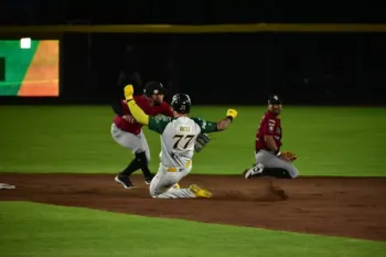 Guerreros de Oaxaca asegura su pase a postemporada al vencer 10-2 a Pericos de Puebla