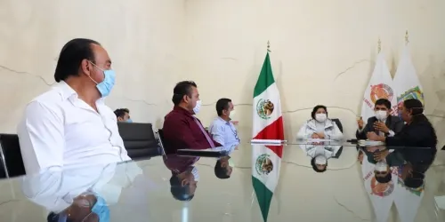 Karina Pérez Popoca realiza mesa de trabajo con Presidentes Auxiliares