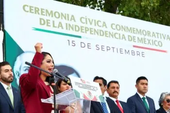 Tonantzin Fernández encabeza ceremonia por la Independencia de México en San Pedro Cholula