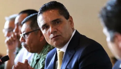 Director de Pemex es un funcionario de quinta: Aureoles