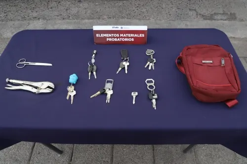 Detuvo policía municipal de Puebla a dos probables asaltantes