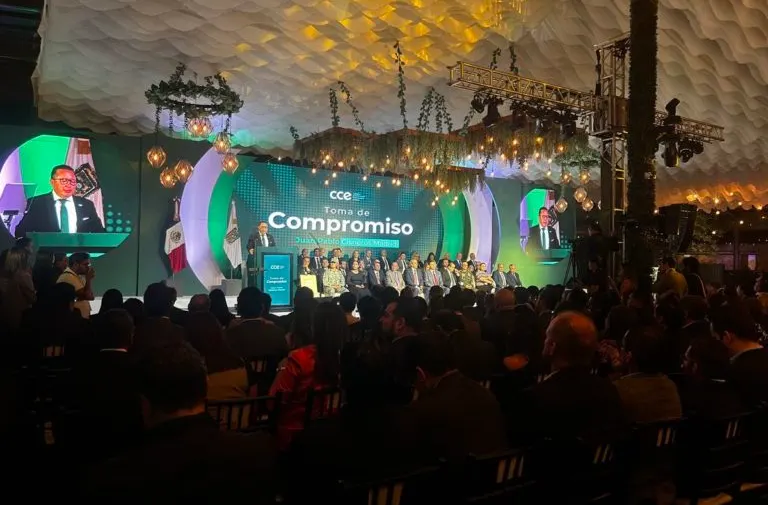 Acuerdan cooperación CCE y gobernador