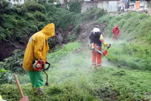 Veinte casas, en peligro por cercanías a barrancas y ríos