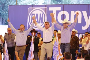 Recibe Tony Gali apoyo de Gustavo Madero en Tepeyahualco