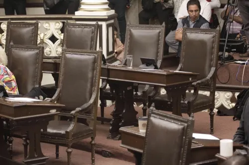 Diputados siguen de vacaciones y no se presentan a foro para discutir no criminalización del aborto