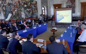 Banck se reúne con integrantes del grupo de empresarios poblanos