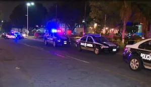 Policías repelen balacera y capturan a dos en Analco