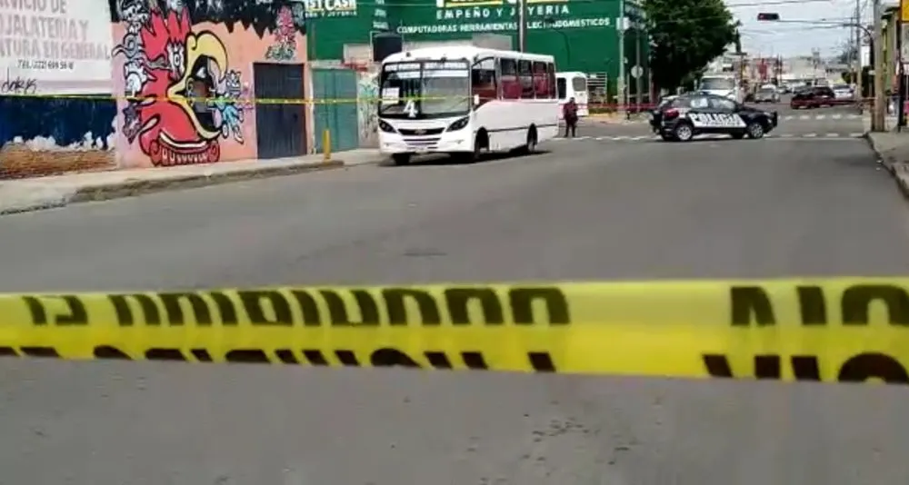 Muere viejito “limosnero” en colectivo