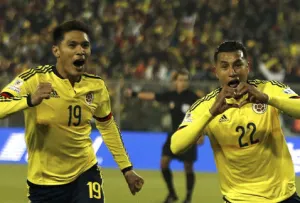 Colombia sorprende a Brasil y deja en suspenso pase en Copa América