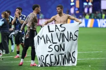 Escala la polémica: Reino Unido pide a la FIFA investigar a Argentina por mensaje sobre las Islas Malvinas