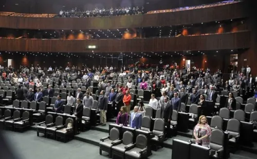 Diputados declaran constitucional revocación de mandato y consulta popular