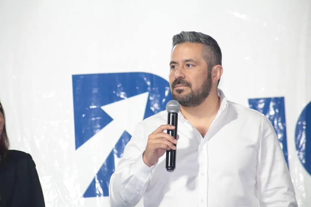 ADÁN DOMÍNGUEZ