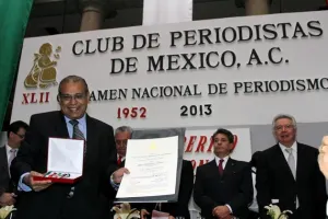 Maldonado recibe Premio Nacional de Periodismo 2012