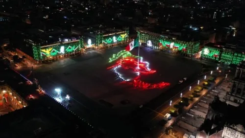 Encienden ‘La Llama de la Esperanza’ en el Zócalo para celebrar la Independencia