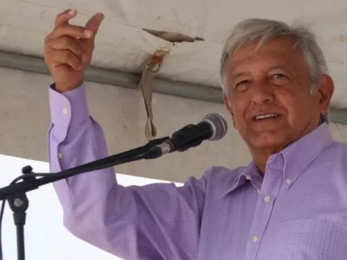 ‘A dar el último jalón, la tercera es la vencida’, pide AMLO para 2018