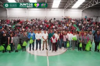 Ayuntamiento de San Martín Texmelucan entrega 3 mil despensas a familias del municipio 