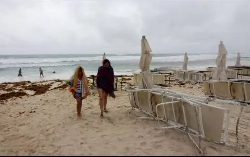 Tormenta ”Alberto” se aleja de costas mexicanas