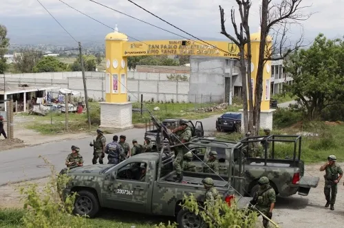 Tras 12 horas de estar retenido, liberan a hombre que pretendían linchar