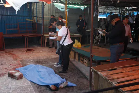 En Mercado Unión, asesinan a golpes a miembro del Escuadrón de la Muerte