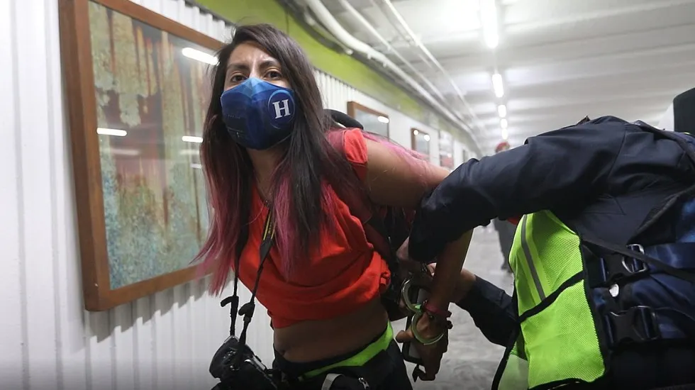 Agresión a mujeres periodistas