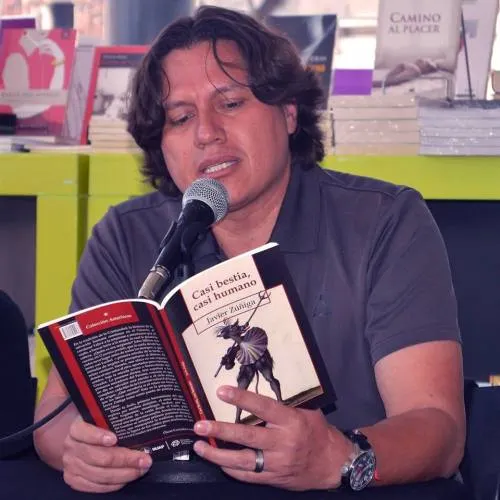 Colaborador del IEU gana Premio de Novela Giralda 2017