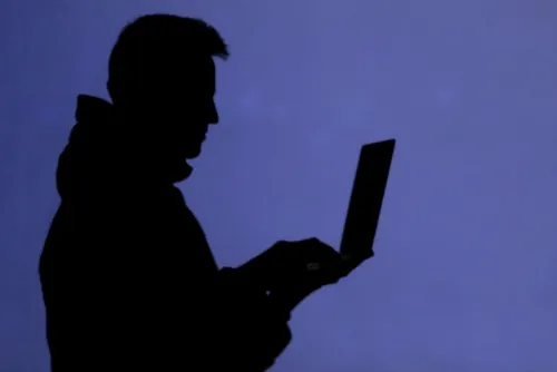 Reportan baja de más de 500 páginas por contenido sexual en internet