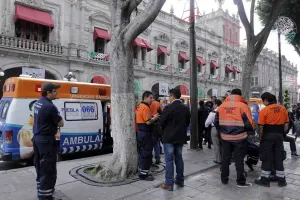 Paramédicos del 066 se manifiestan por supuestos despidos injustificados