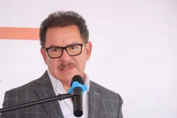 Nacho Mier acaba distanciado de los líderes de la 4T