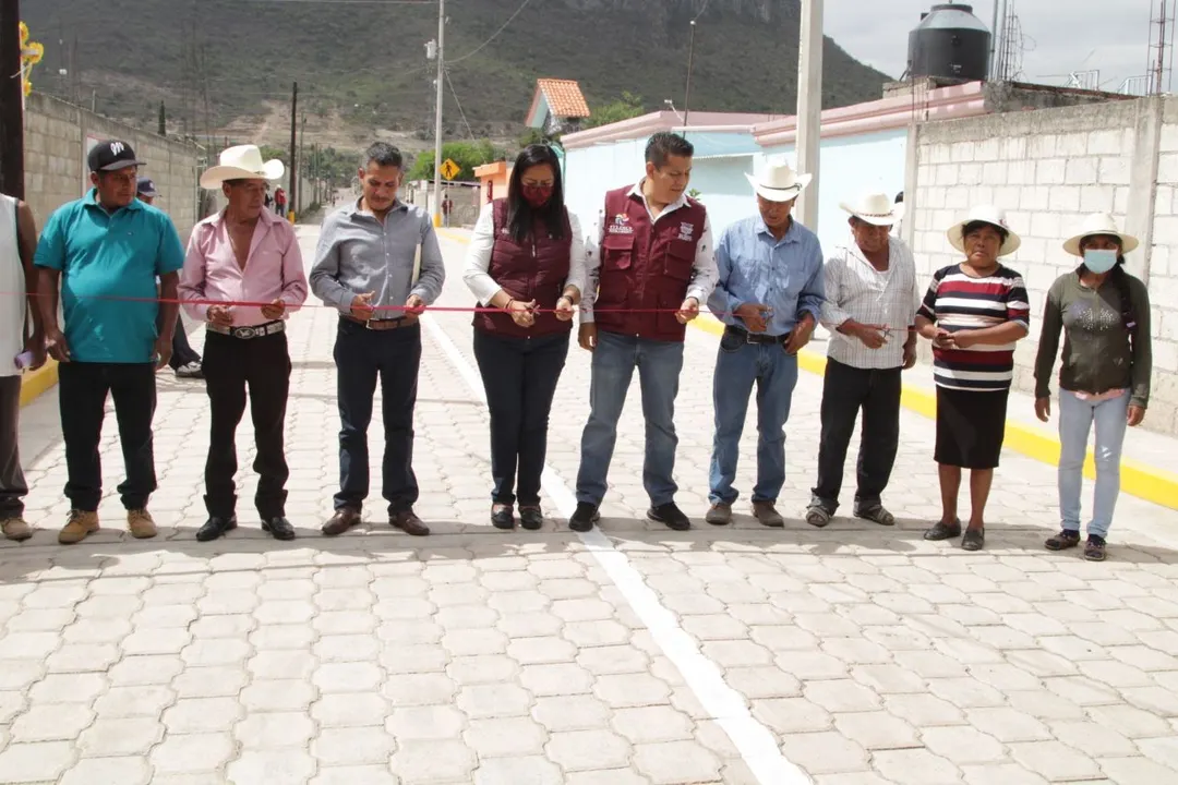 Ariadna Ayala atiende peticiones olvidadas por años