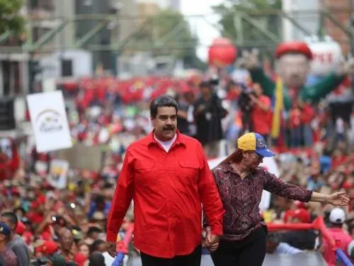 Oposición aprueba juicio contra Maduro por corrupción