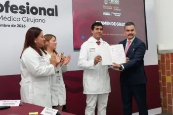 José Antonio Figueroa Susunaga, primer médico cirujano de la USEP en aprobar examen profesional