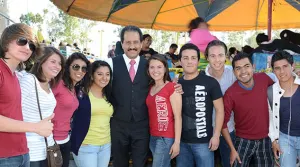 Kermés de la amistad universitaria unió a miles en la BUAP