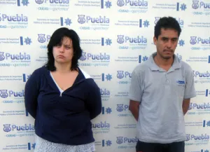 Policía Municipal asegura a dos sujetos por robo
