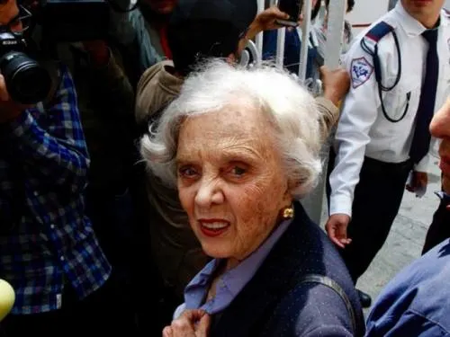 Poniatowska visita a López Obrador; descarta puesto en el gobierno