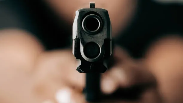 En Izúcar de Matamoros, estudiante de secundaria amenaza a su maestra con una pistola